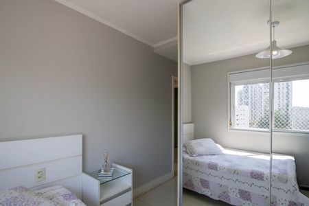 Apartamento à venda com 138m², 3 quartos e 2 vagasSuíte 2