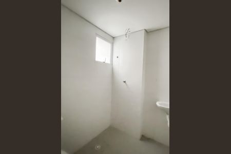 Banheiro de apartamento para alugar com 2 quartos, 42m² em Parque Boturussu, São Paulo