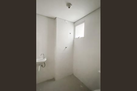 Banheiro de apartamento para alugar com 2 quartos, 42m² em Parque Boturussu, São Paulo