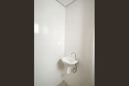 Banheiro de apartamento para alugar com 2 quartos, 42m² em Parque Boturussu, São Paulo