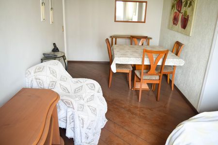 Apartamento à venda com 67m², 2 quartos e 1 vagaSala