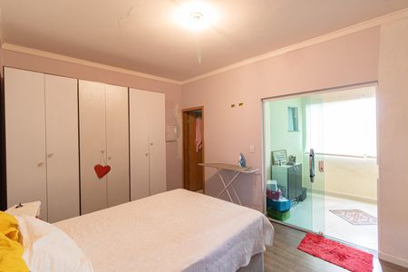 Casa à venda com 150m², 3 quartos e 4 vagasSuíte 1