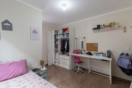 Casa à venda com 150m², 3 quartos e 4 vagasSuíte 2