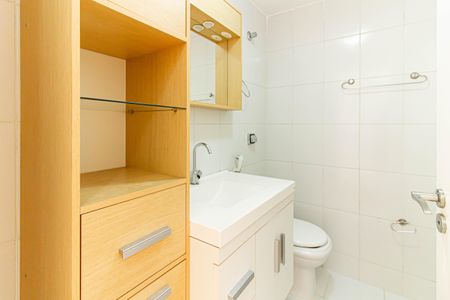 Banheiro de apartamento para alugar com 2 quartos, 95m² em Pompeia, São Paulo
