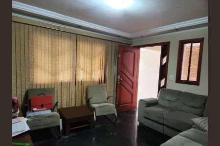 Foto 02 de casa à venda com 3 quartos, 203m² em Quitaúna, Osasco