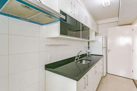 Cozinha de apartamento para alugar com 2 quartos, 63m² em Vila Nair, São Paulo