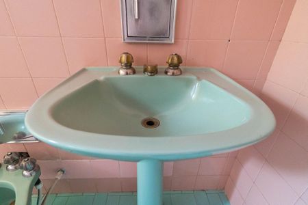 Casa à venda com 135m², 2 quartos e 3 vagasBanheiro 1 Detalhe