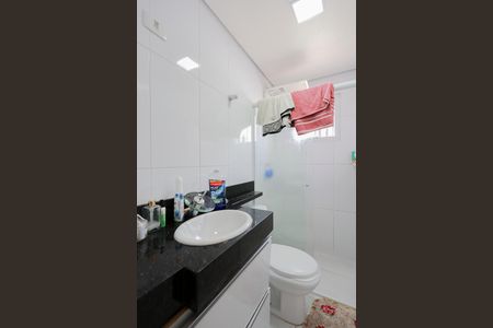 Casa à venda com 119m², 2 quartos e 2 vagas Casa à venda com 119m², 2 quartos e 2 vagasBanheiro da suíte 1