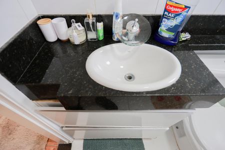 Casa à venda com 119m², 2 quartos e 2 vagas Casa à venda com 119m², 2 quartos e 2 vagasBanheiro da suíte 1