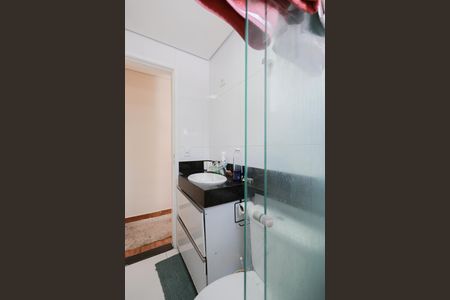 Casa à venda com 119m², 2 quartos e 2 vagas Casa à venda com 119m², 2 quartos e 2 vagasBanheiro da suíte 1