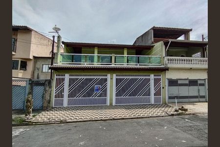 Casa à venda com 300m², 4 quartos e 4 vagasFachada
