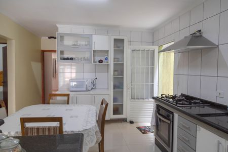 Casa à venda com 300m², 4 quartos e 4 vagasCozinha