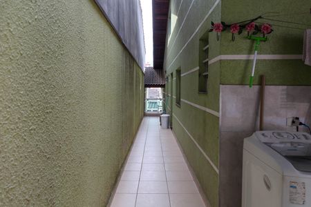Casa à venda com 300m², 4 quartos e 4 vagasCorredor externo