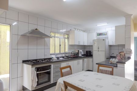 Casa à venda com 300m², 4 quartos e 4 vagasCozinha