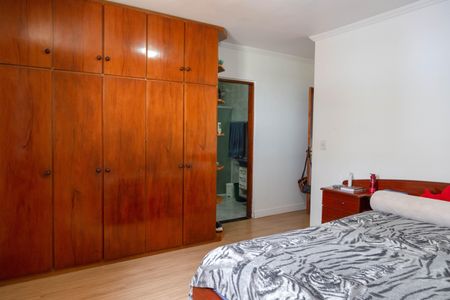 Casa à venda com 300m², 4 quartos e 4 vagasQuarto 4 suíte 