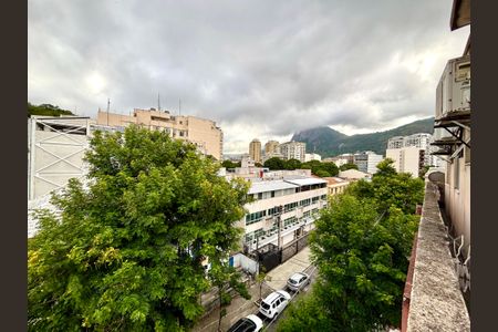 Apartamento para alugar com 53m², 3 quartos e sem vagaÁrea de serviço - varanda - vista para o Cristo Redentor
