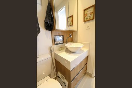 Apartamento para alugar com 120m², 2 quartos e 2 vagas Apartamento para alugar com 120m², 2 quartos e 2 vagasBanheiro da Suíte