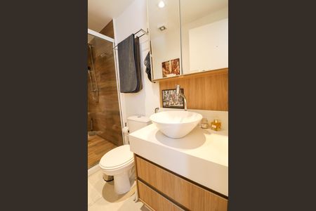 Apartamento para alugar com 120m², 2 quartos e 2 vagas Apartamento para alugar com 120m², 2 quartos e 2 vagasBanheiro da Suíte