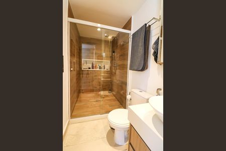 Apartamento para alugar com 120m², 2 quartos e 2 vagas Apartamento para alugar com 120m², 2 quartos e 2 vagasBanheiro da Suíte