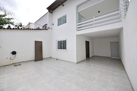 Casa para alugar com 3 quartos, 275m² em Setor Bueno, Goiânia
