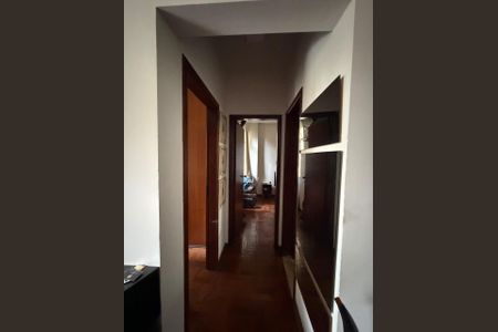 Corredor íntimo de apartamento à venda com 2 quartos, 60m² em Lourdes, Belo Horizonte