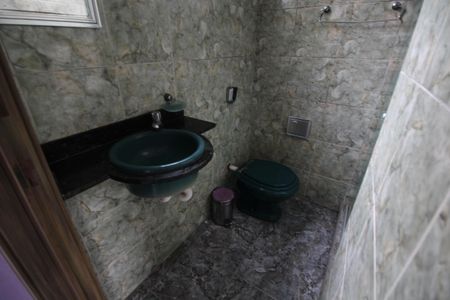 Casa à venda com 175m², 3 quartos e 2 vagasBanheiro Social 1