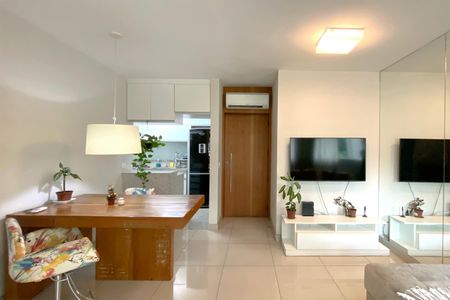 Apartamento à venda com 65m², 2 quartos e 2 vagasSala