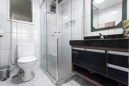 Apartamento à venda com 130m², 3 quartos e 1 vagaBanheiro da suíte 