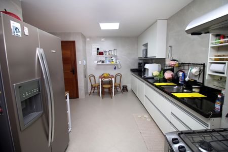 Apartamento à venda com 115m², 3 quartos e 2 vagasCozinha