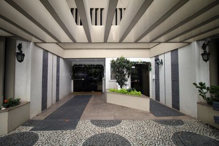 Apartamento à venda com 115m², 3 quartos e 2 vagasFachada e portaria