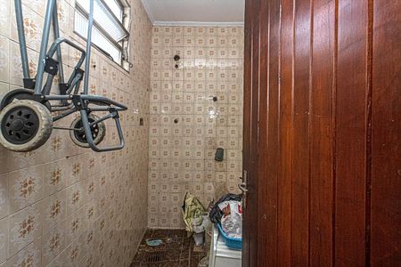 Casa à venda com 270m², 4 quartos e 3 vagasbanheiro na área de serviço_1