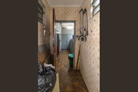 Casa à venda com 270m², 4 quartos e 3 vagasbanheiro na área de serviço_3