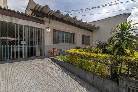 Casa à venda com 270m², 4 quartos e 3 vagasentrada e jardim_4