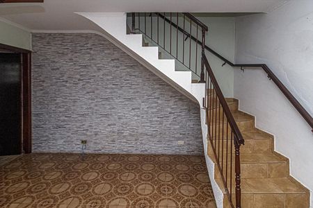 Casa à venda com 270m², 4 quartos e 3 vagasacesso para o piso superior da casa 2