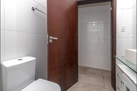 Casa à venda com 270m², 4 quartos e 3 vagasbanheiro social_4