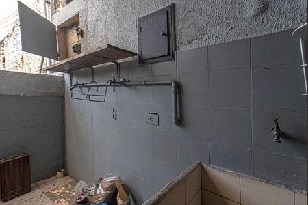 Casa à venda com 270m², 4 quartos e 3 vagasárea de serviço coberta da casa 2_3