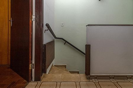 Casa à venda com 270m², 4 quartos e 3 vagasacesso para o piso inferior da casa 2
