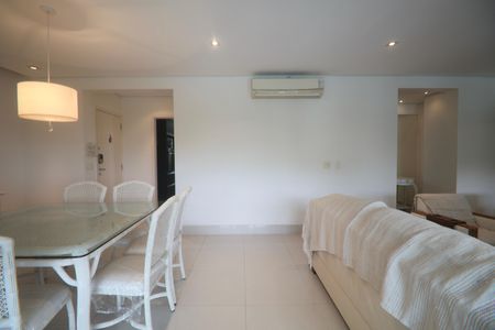 Apartamento para alugar com 136m², 3 quartos e 2 vagasSala