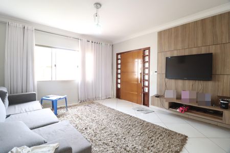 Casa para alugar com 172m², 4 quartos e 2 vagasSala