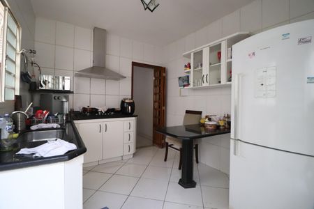 Casa para alugar com 172m², 4 quartos e 2 vagasCozinha