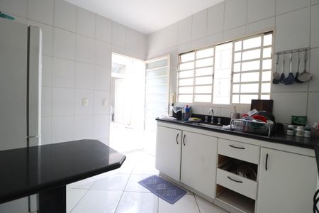 Casa para alugar com 172m², 4 quartos e 2 vagasCozinha