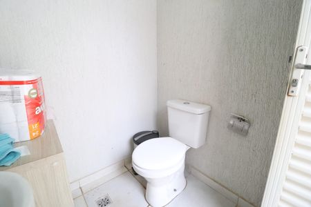 Casa para alugar com 172m², 4 quartos e 2 vagasBanheiro externo