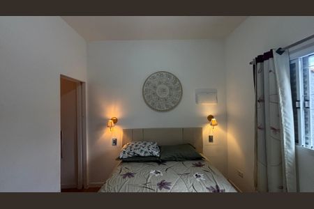 Casa à venda com 225m², 4 quartos e 2 vagasSuite