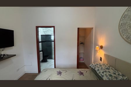 Casa à venda com 225m², 4 quartos e 2 vagasSuite