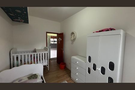 Casa à venda com 225m², 4 quartos e 2 vagasQuarto 2