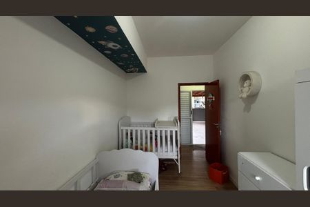 Casa à venda com 225m², 4 quartos e 2 vagasQuarto 2