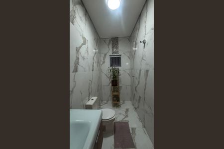 Casa à venda com 225m², 4 quartos e 2 vagasLavabo