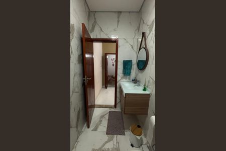 Casa à venda com 225m², 4 quartos e 2 vagasLavabo