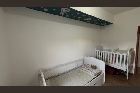 Casa à venda com 225m², 4 quartos e 2 vagasQuarto 2