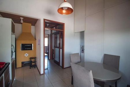 Cozinha de casa para alugar com 3 quartos, 150m² em Petrópolis, Porto Alegre